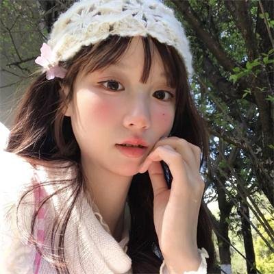 黑衣女孩